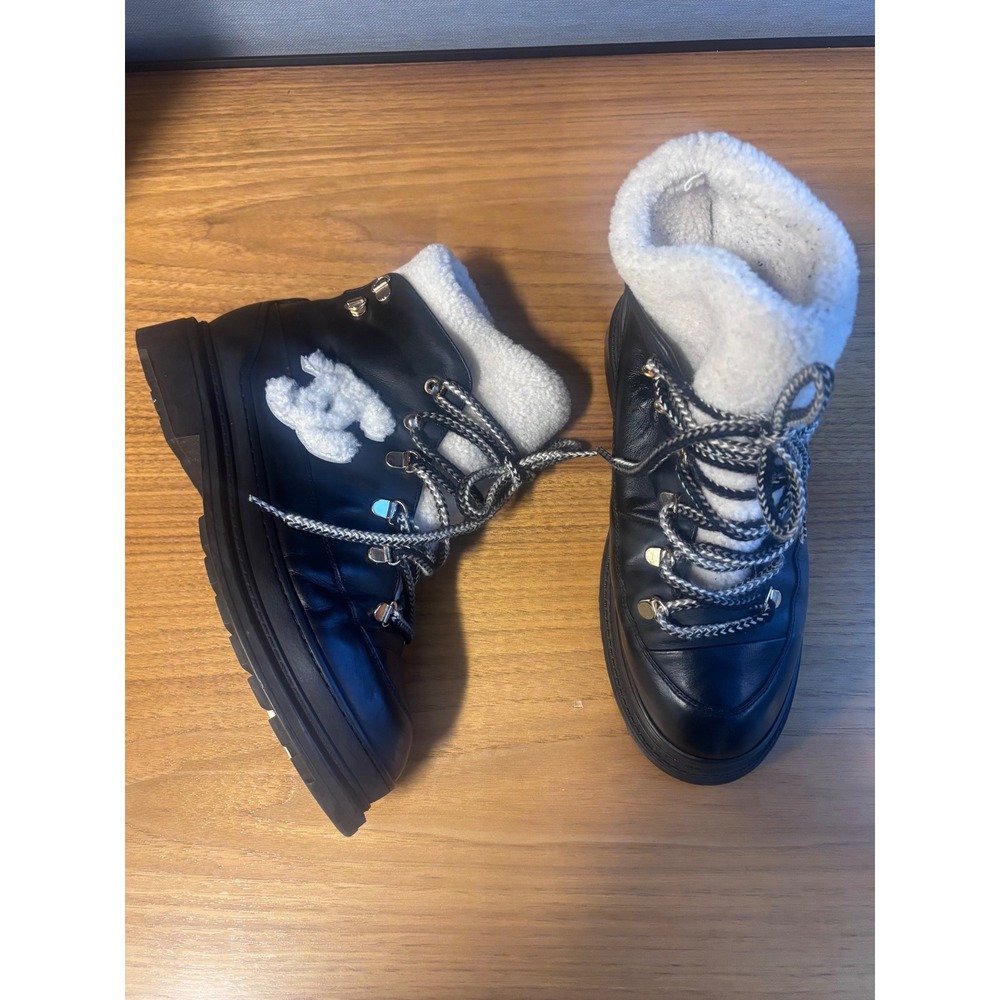 Chanel Sherpa Boots Size 40 - Picture 6 of 9